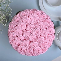 Strawberry Frosted Cream Cake - 500 Gm