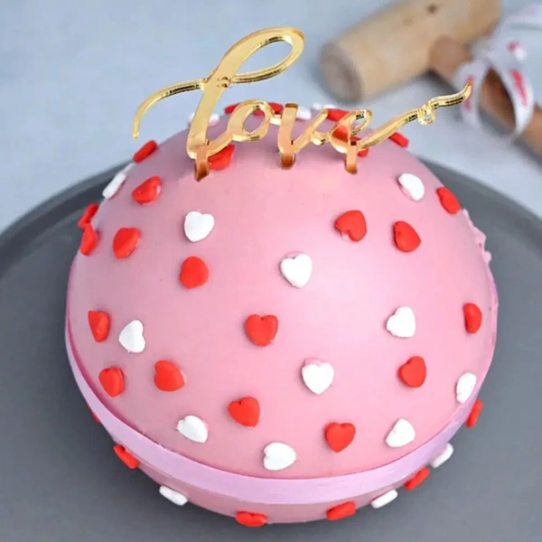 Red Velvet Pinata Cake - 850 Ml