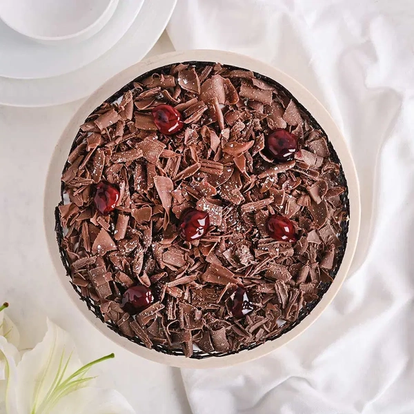 Cherry Chocolate Black Forest Cake - 2 Kg