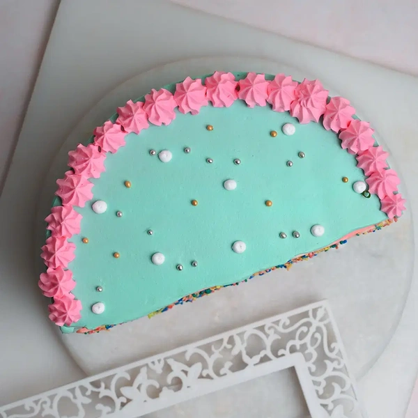 Colourful Pineapple Half Cake - 1.5 Kg
