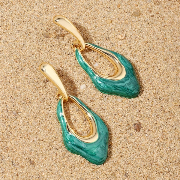 Elite Asymmetry Luxury Gold Earring