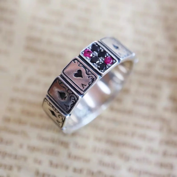 Fortune’s Card Ring