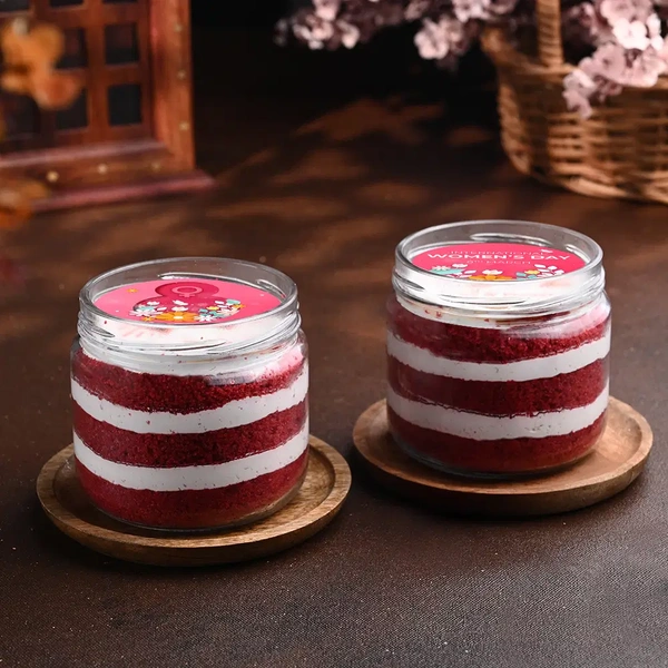 Women's Day Red Velvet Photo Jar Cake Combo - 375 Ml