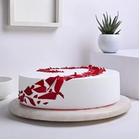 Heart Decoration Vanilla Cake - 1.5 Kg