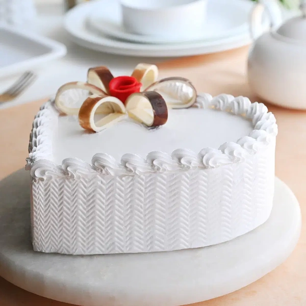 Heart Shape Vanilla Cake - 1 Kg