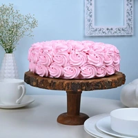 Strawberry Frosted Cream Cake - 500 Gm