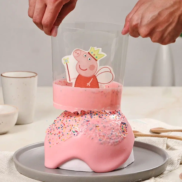 Peppa Pig Theme Strawberry Pull Me Up Cake - 1 Kg