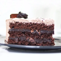 Chocolate Truffle Kit Kat Cream Cake - 500 Gm