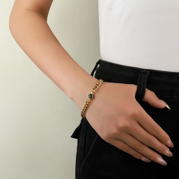 Linked Treasure Gold Bracelet