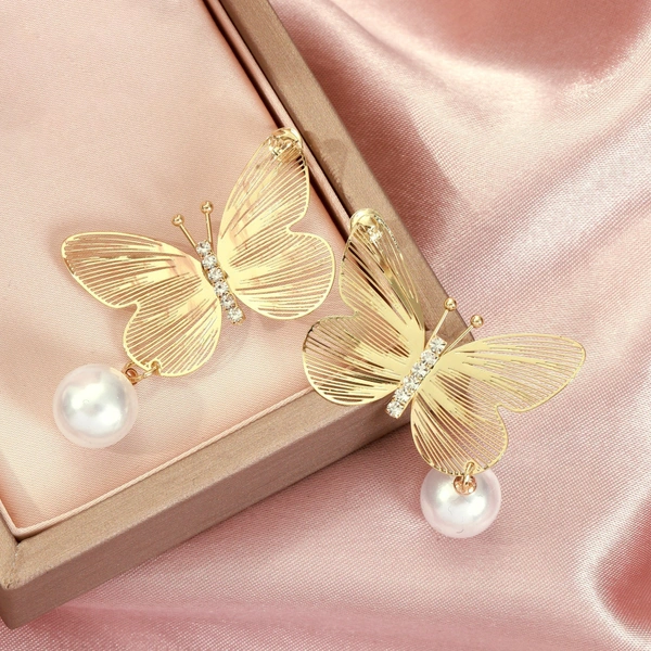 Buttery Pearl Luxury Gold Earring