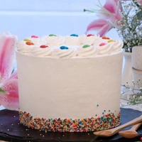 Rainbow Gems Pinata Cake - 1 Kg