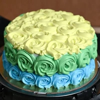 Vanilla Cream Swirls Bomb Cake - 500 Gm