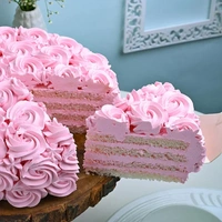 Strawberry Frosted Cream Cake - 500 Gm
