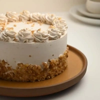 Butterscotch Crunch Designer Cake - 500 Gm