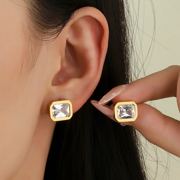 Gleeful Crystal Gold Earring