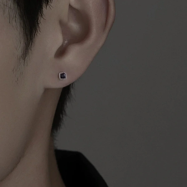 Cannabis Silver Black Studs