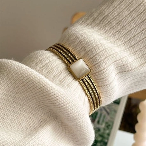 Emerald Stone Gold Bracelet