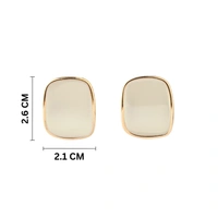 Endowed Luxury Gold Earring
