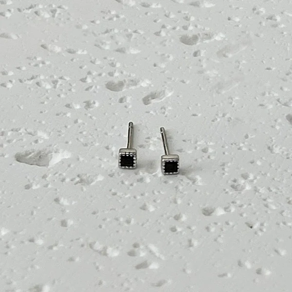 Cannabis Silver Black Studs