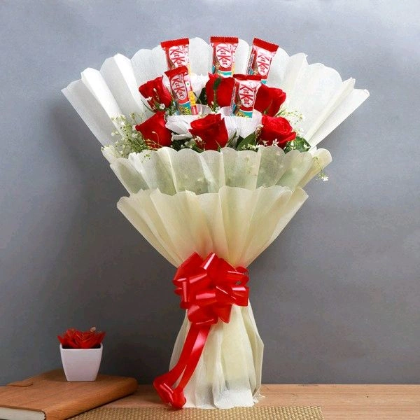 6 Red Roses With Chocolates