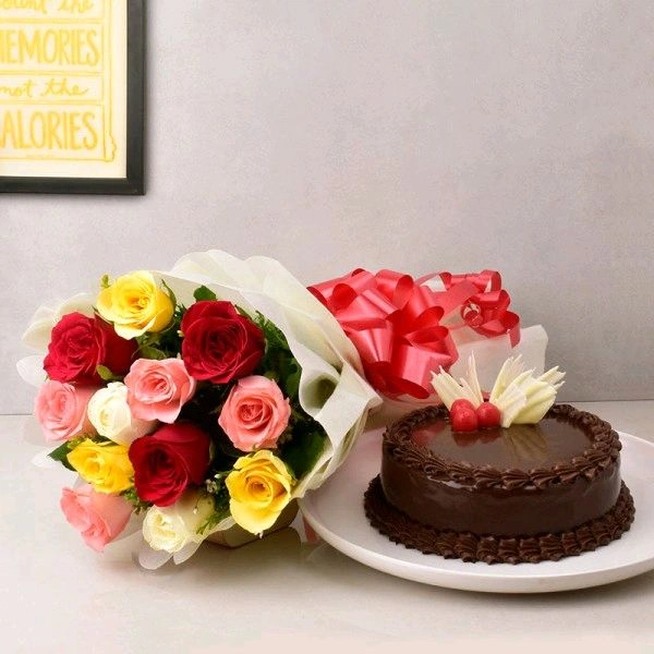 12 Mix Roses With Chocolate Cake