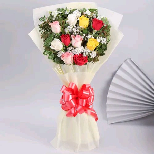 10 Mix Roses With Butterscotch Cake