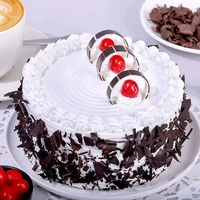 8 Red Roses With Black Forest Cake