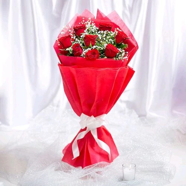 8 Red Roses With Black Forest Cake