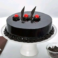 8 Red Roses With Chocolate Cake