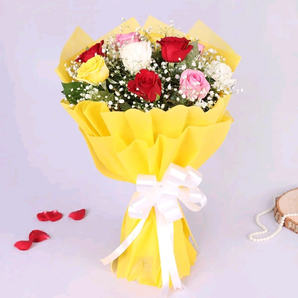 10 Mix Roses With Vanilla Cake