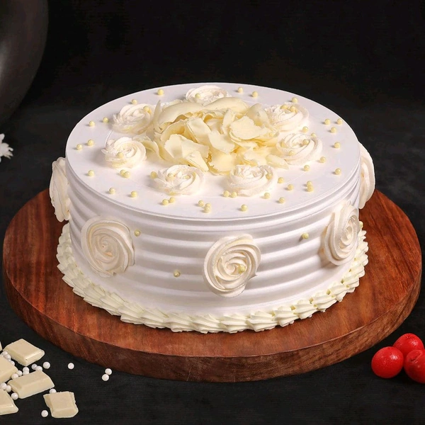 10 Red Roses With Vanilla Cake & Chocolates