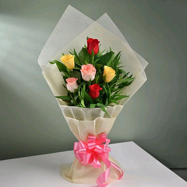 6 Mix Roses Bouquet