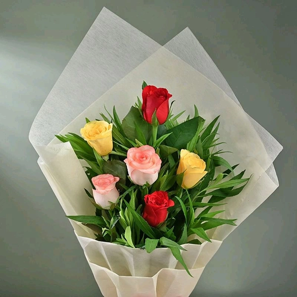 6 Mix Roses Bouquet