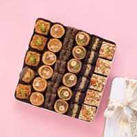 Assorted White Tin Chocolate Box With Ribbon Packing - 1 Kg