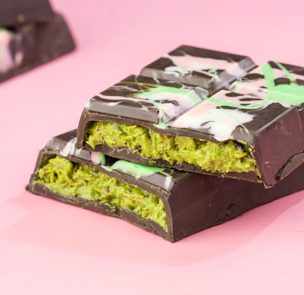 Kunafa Chocolate Pistachio Chocolate Bar - 250 Gm