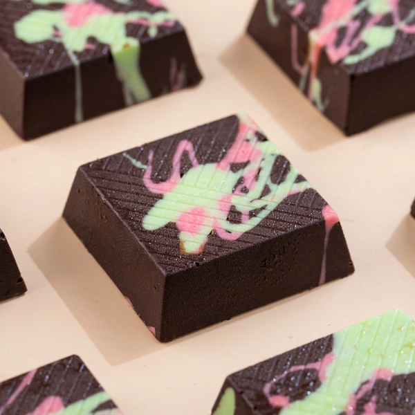 Mini Couverture Pistachio Kunafa Bar - 250 Gm