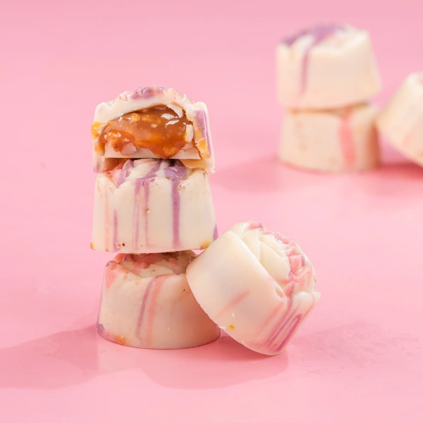 White Chocolate Cashew Rose - 250 Gm