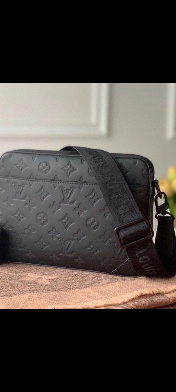 Louis Vuitton Messenger Bag - Black