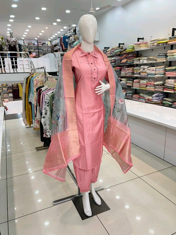 Mukhi Pathani Suit - M