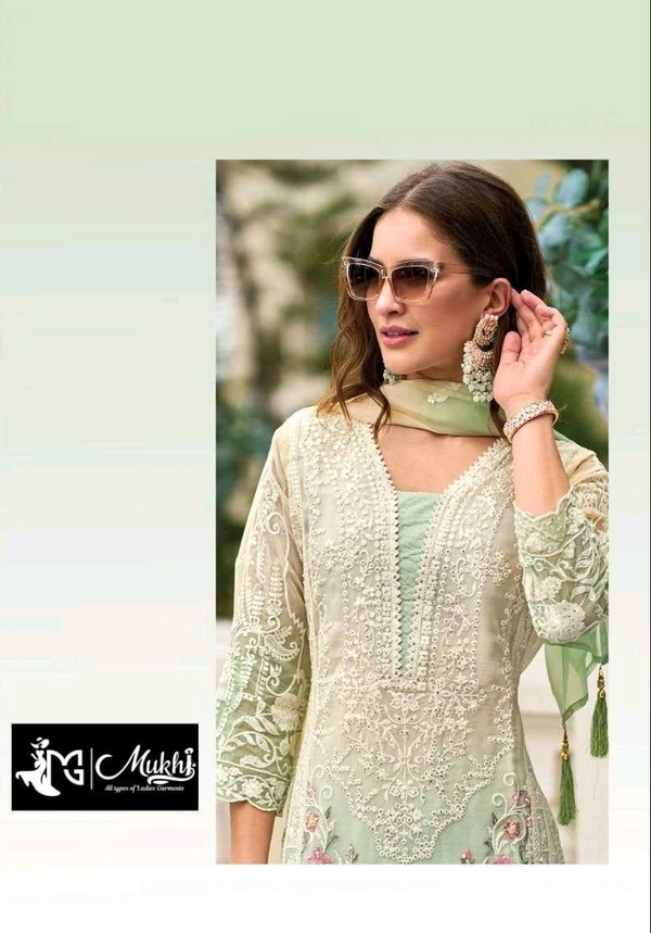 Mukhi Pakistani Suit - M