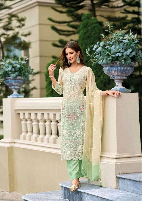 Mukhi Pakistani Suit - M