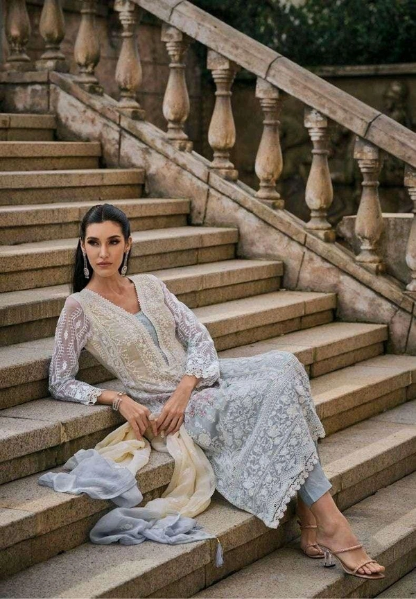 Mukhi Pakistani Suit - M