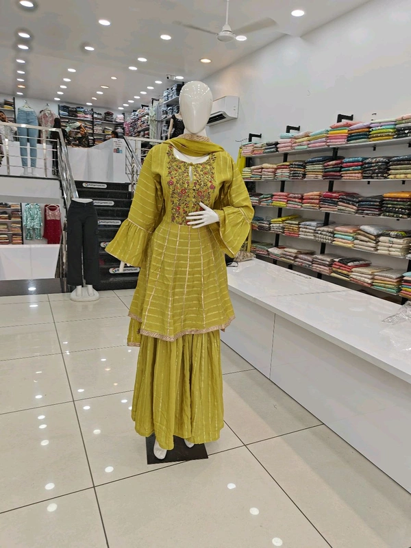 Mukhi Peplum With Garara