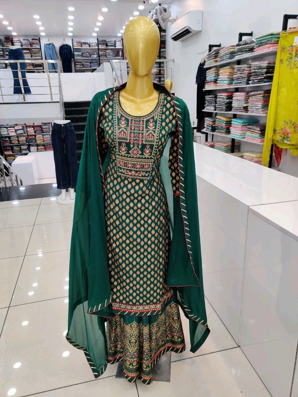 Mukhi Skirt Suit  - L