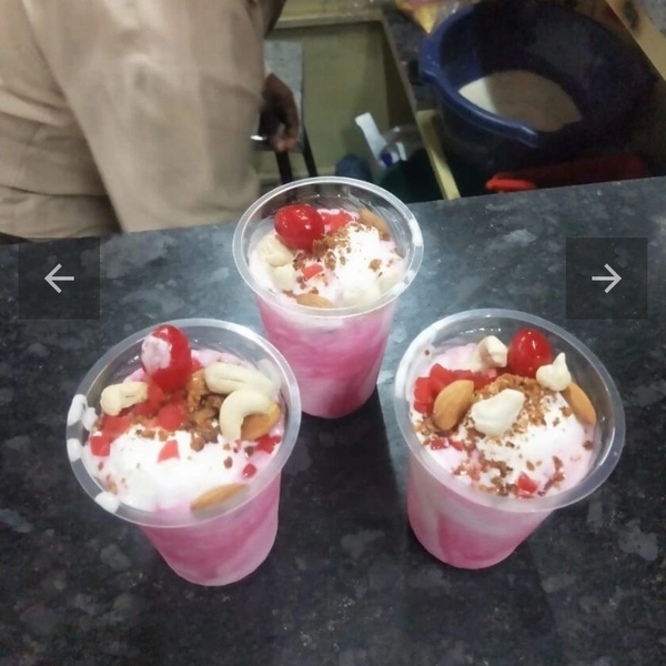 Gulabi Lasi 