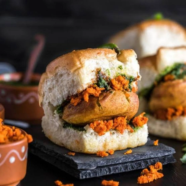 Batata vada + pav