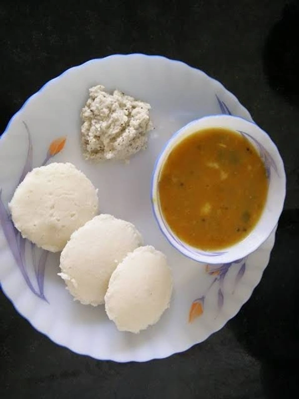 Idli sambhar