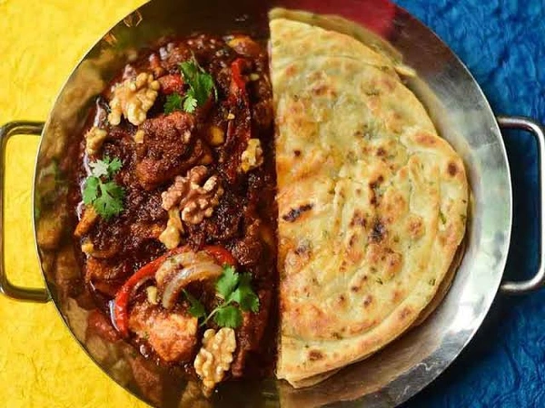 Lachha Parntha With Chicken Chilli Gravy
