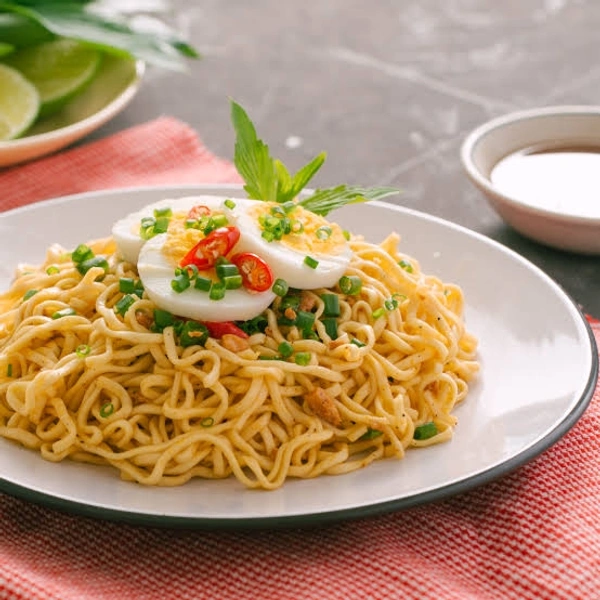 Egg Maggie