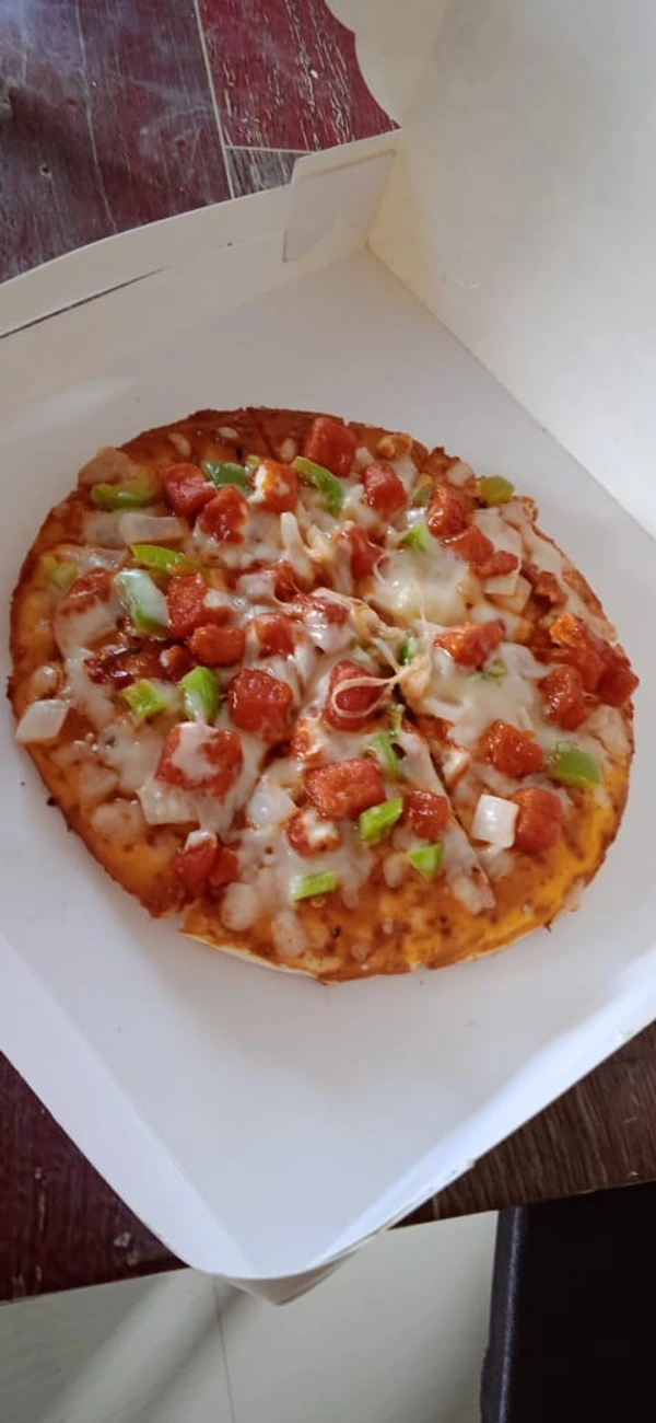 Chicken Cheese Pizza 